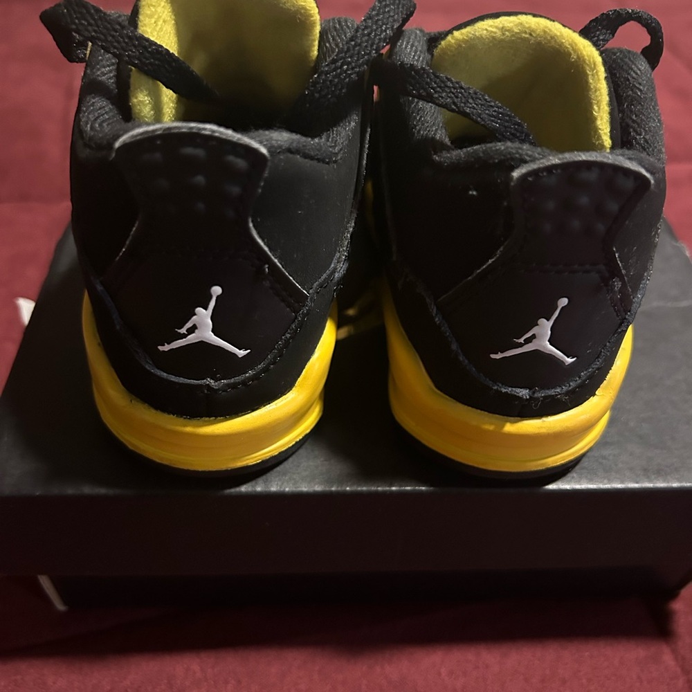 EUC Jordan Kids Air Jordan 4 "Thunder" sneakers/ Size 7C - Black and Yellow - Picture 3 of 6